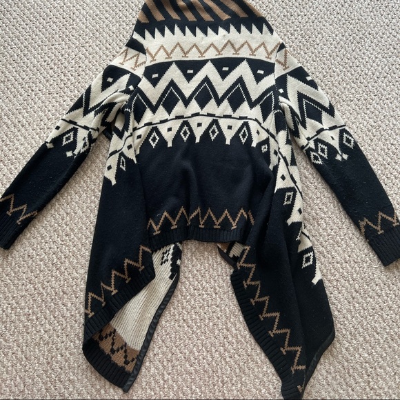 Aztec Fall Cardigan - Picture 5 of 6